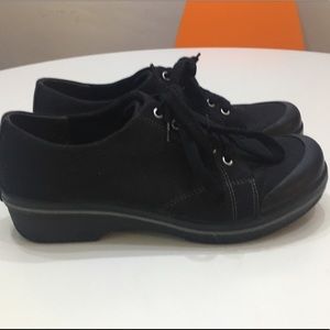 Black vegan Danskos